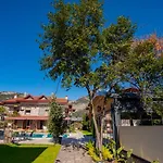 Hotel Vira